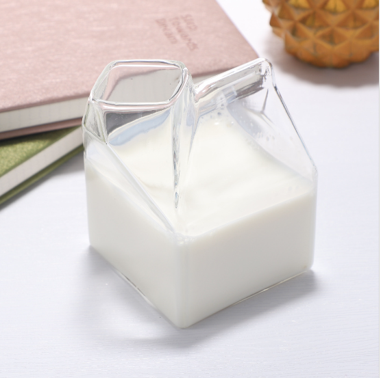 Najkrajšie nápoje vyrobené z priehľadných pohárov skla